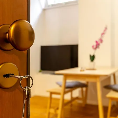 Noh Vatican Courtyard Roma