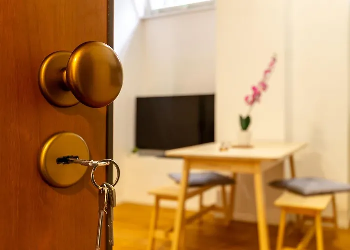 Noh Vatican Courtyard Roma