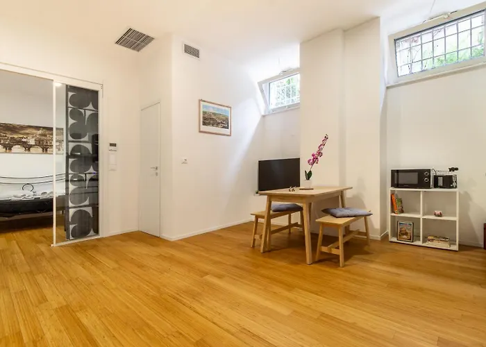 Noh Vatican Courtyard Roma