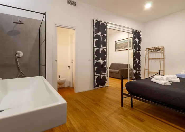 Noh Vatican Courtyard Roma