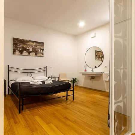 Noh Vatican Courtyard Appartement *