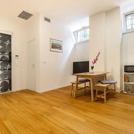 Noh Vatican Courtyard 로마