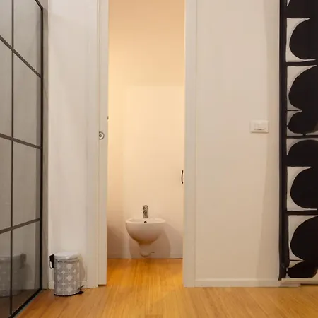 Noh Vatican Courtyard 아파트