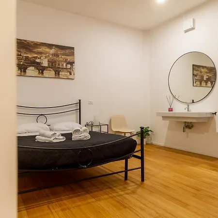 Noh Vatican Courtyard 아파트 로마